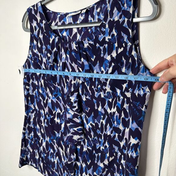 Halogen Flowy 100% Silk Blue White Abstract Sleeveless Scoop Neck Blouse Medium - Picture 10 of 11
